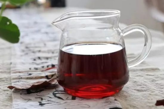 黑茶調(diào)理婦科病，女人喝黑茶好處太多了！