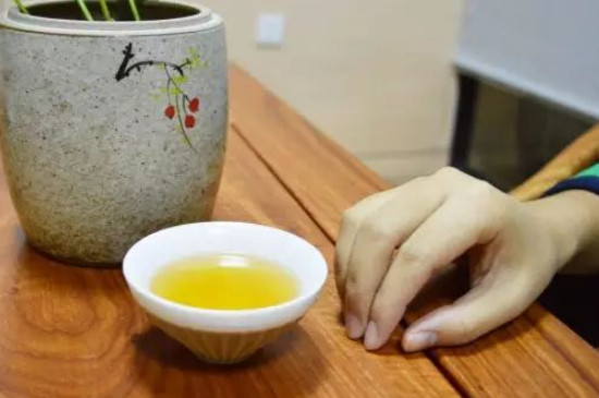 女人喝茶要行扣茶禮嗎，叩茶禮女士能用嗎？