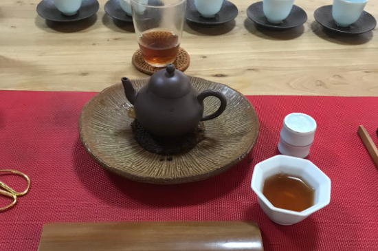 肉桂可以用紫砂壺沖泡嗎，紫砂壺能泡武夷巖茶肉桂用嗎？