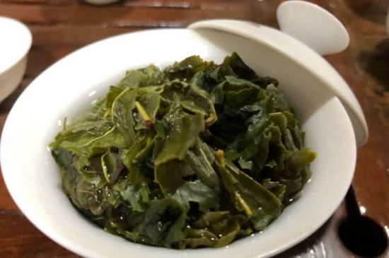 香精茶喝多了會(huì)怎么樣，茶葉加香精有什么害處？