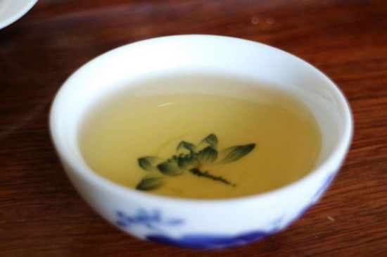 茉莉香精茶的鑒別方法，茉莉茶加香精怎樣識別？