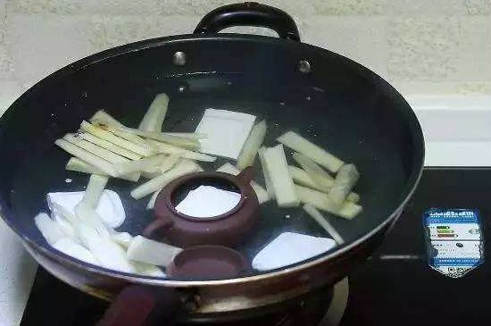 開壺放豆腐是錯(cuò)誤的，新買的紫砂壺正確開壺建議