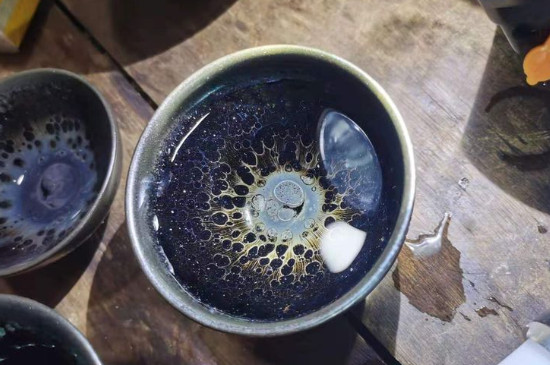 怎么鑒別建盞化學(xué)釉，真假建盞的對比與辨別