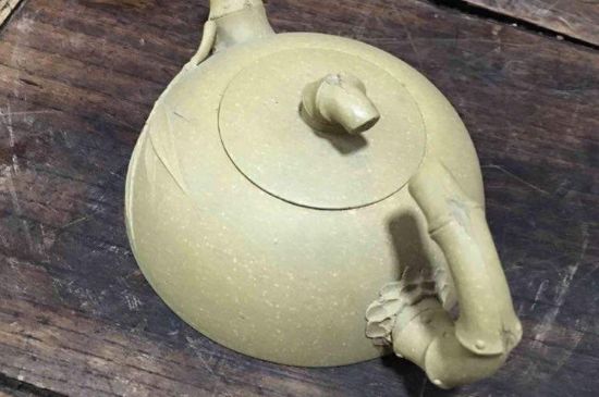 本山綠泥紫砂壺小黑點(diǎn)多嗎，真正本山綠泥會(huì)吐黑嗎？