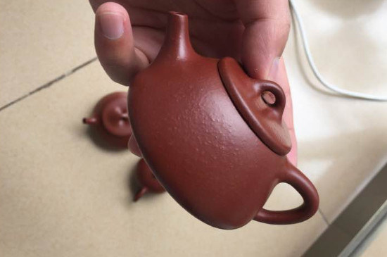 朱泥壺適合泡紅茶嗎，紅茶適合泡紫泥還是朱泥壺