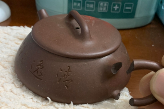 新買的紫砂壺為什么會(huì)裂，真的紫砂壺是不是很容易開(kāi)裂？