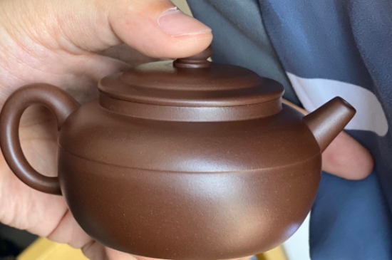 新買的紫砂壺為什么會(huì)裂，真的紫砂壺是不是很容易開(kāi)裂？