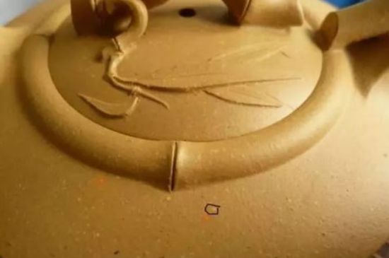 本山綠泥紫砂壺小黑點(diǎn)多嗎，真正本山綠泥會(huì)吐黑嗎？