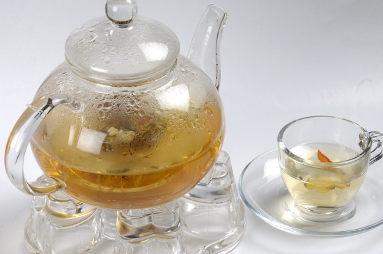 經(jīng)常菊花泡水好嗎，喝菊花茶有什么好處？