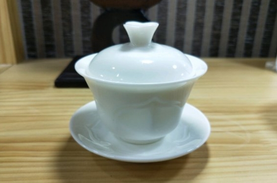 常見的七大材質(zhì)的茶具優(yōu)缺點，用什么材質(zhì)的茶具泡茶最好？