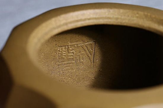 紫砂壺密密麻麻黑點(diǎn)，布滿了很多小黑點(diǎn)的紫砂好嗎