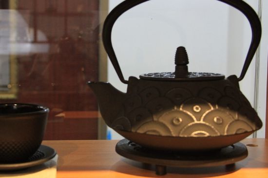 鐵壺生銹燒的水有害嗎，鐵壺內(nèi)壁生銹怎么辦