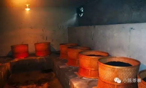 怎樣炭焙巖茶？揭秘武夷巖茶的炭焙技藝