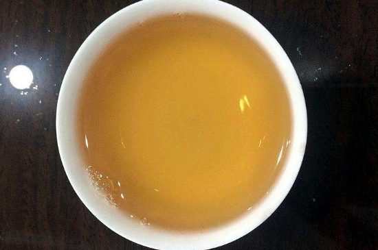 白茶三年為藥七年為寶的原理，為什么說一年茶三年藥七年寶？