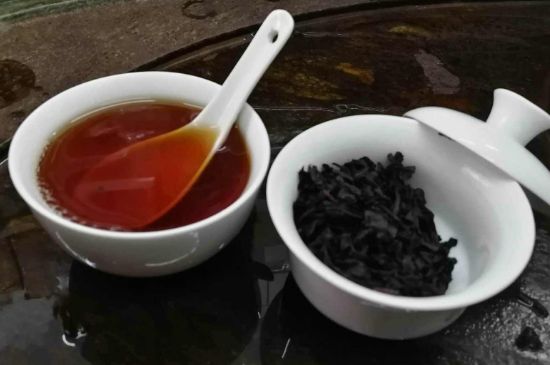 肉桂茶和大紅袍哪個貴，武夷山肉桂與大紅袍的價格比較