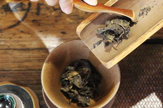 茯磚茶與普洱茶哪個好，茯茶和普洱茶口味區(qū)別