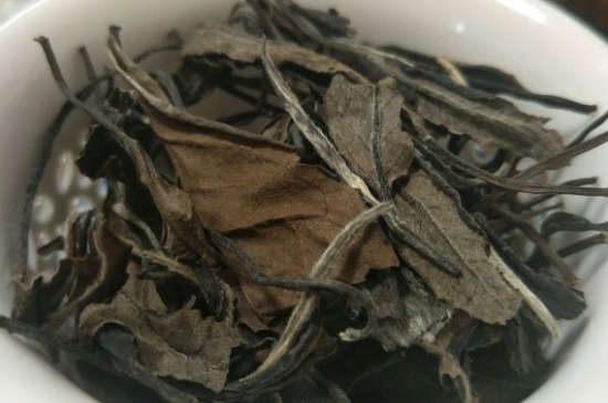 福鼎白茶貢眉和壽眉的區(qū)別，壽眉與貢眉有什么區(qū)別