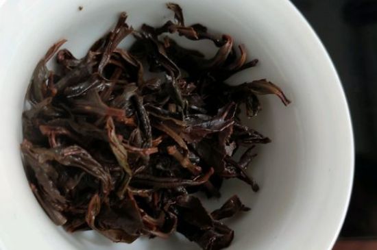 正山小種喝起來(lái)苦澀有點(diǎn)酸對(duì)嗎，正山小種發(fā)酸有害嗎