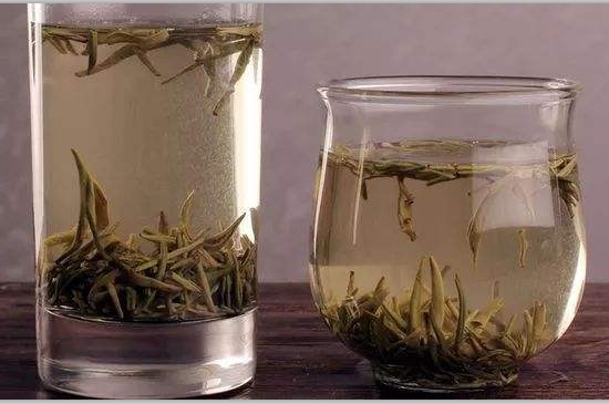 西湖龍井茶毫和發(fā)霉區(qū)別圖片，長霉的龍井茶葉會是什么樣？