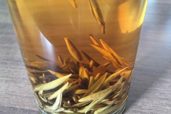 白毫銀針年份久的有什么香，陳年白毫銀針的香氣