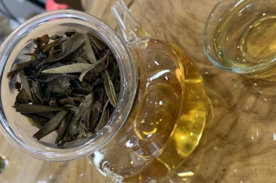 白茶三年為藥七年為寶的原理，為什么說一年茶三年藥七年寶？