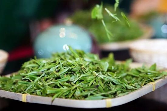 單樅茶什么季節(jié)最好喝，鳳凰單叢茶春茶好還是秋茶好？