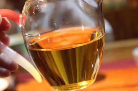 女人晚上喝紅茶好嗎，女人紅茶啥時(shí)候喝最好？