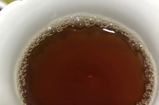 老白茶上火還是去火？夏季喝煮的老白茶會(huì)容易上火！