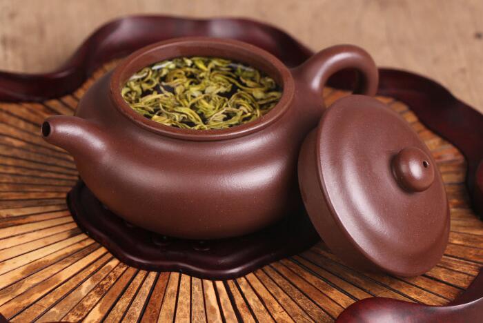 紫砂壺如何開壺，正確的<a href=http://www.zzsas.com/chaju/zisha/ target=_blank class=infotextkey>紫砂壺開壺</a>方法